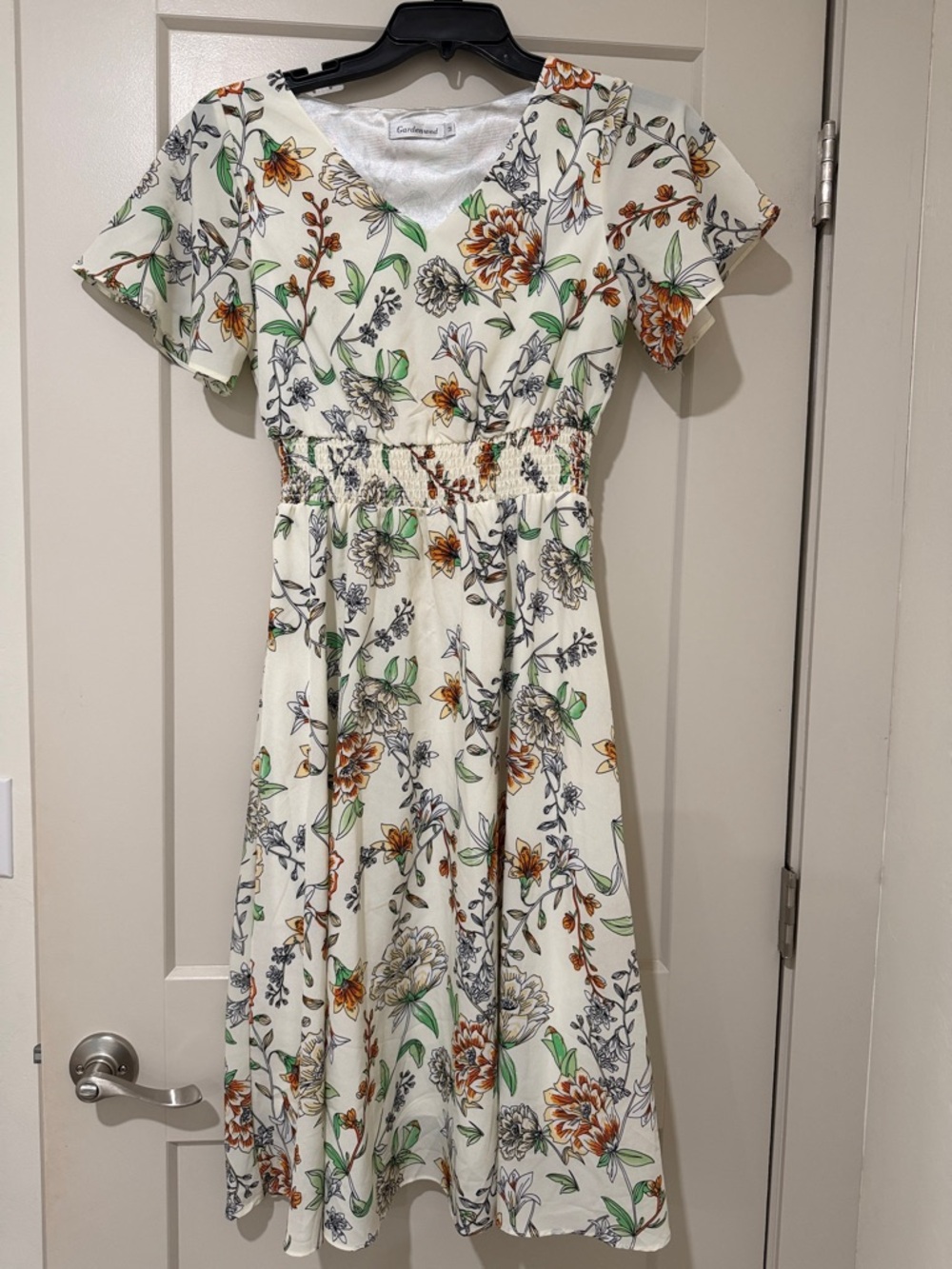 Gardenwed Floral Dress Size M Cream Orange Green Boho Smocked Waist V-Neck